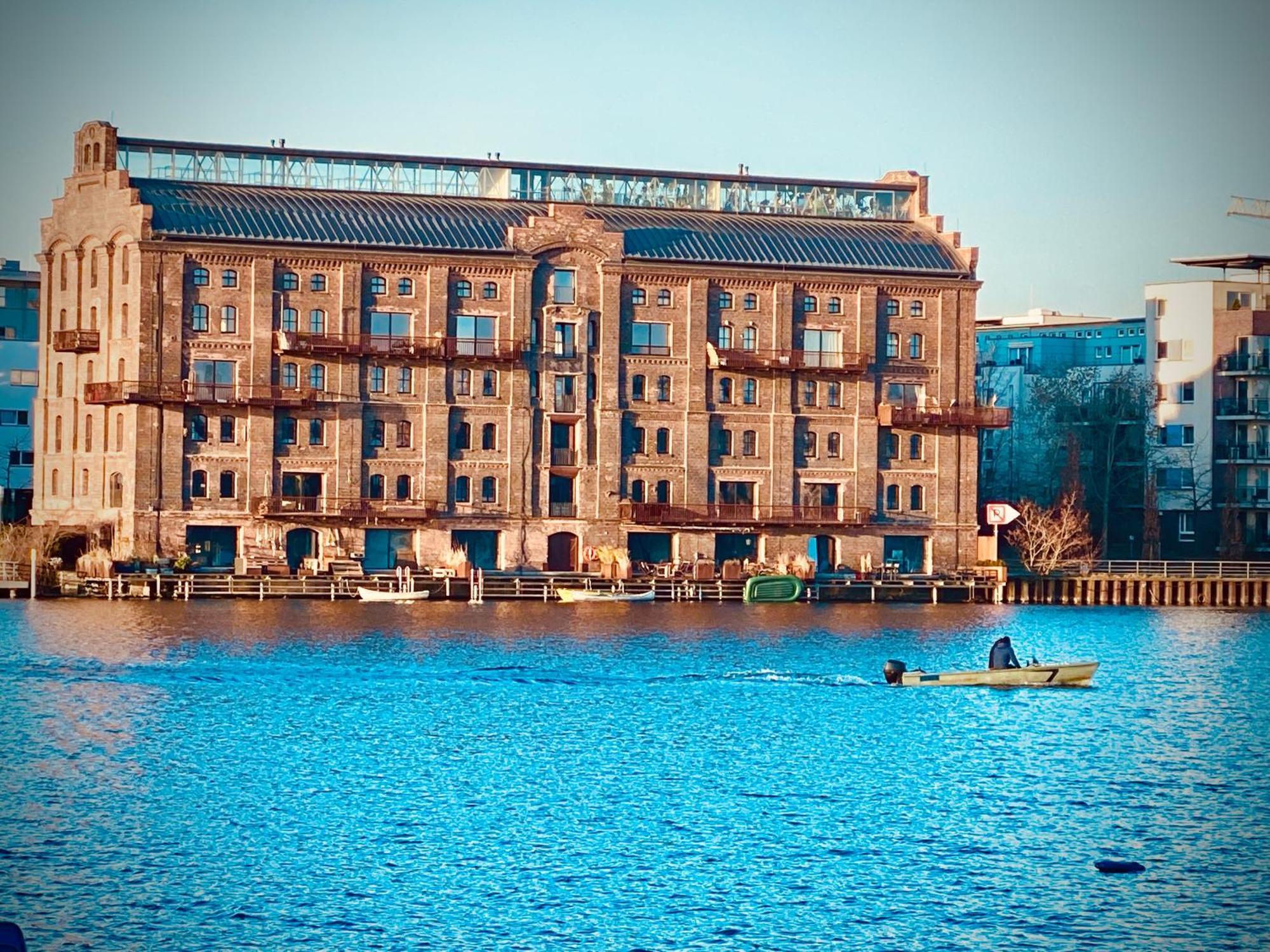 Schoene Aussichten Mitten In Berlin - Il Sole Kültér fotó